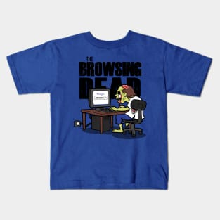 Funny Zombie Browsing The Internet Gift For Zombie Lovers Kids T-Shirt